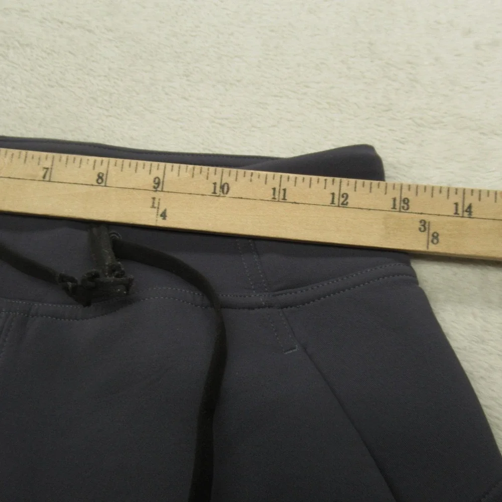 Lululemon Shorts Womens 2 Gray Drawstring Waist Stretch Pockets Athletic In-Form